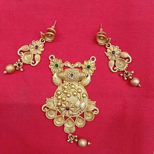 Antique Pendant – Earrings – Imitation Jewellery