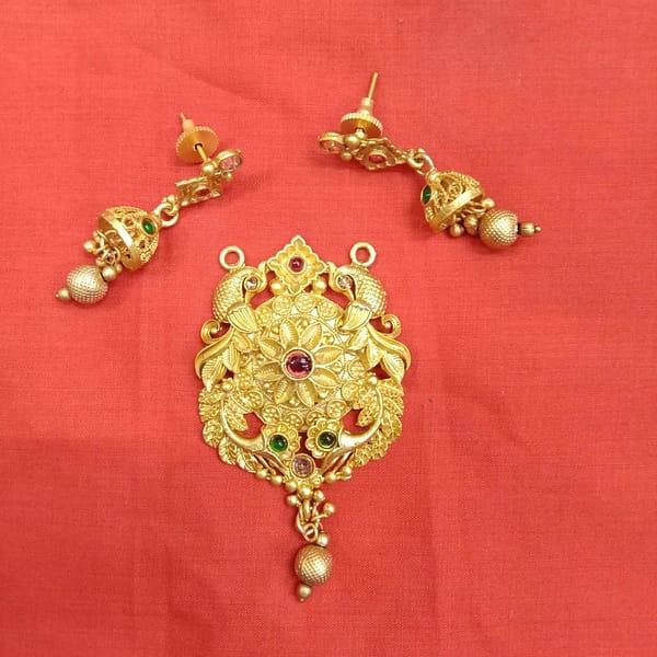 Antique Pendant – Earrings – Imitation Jewellery