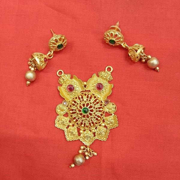 Antique Pendant – Earrings – Imitation Jewellery