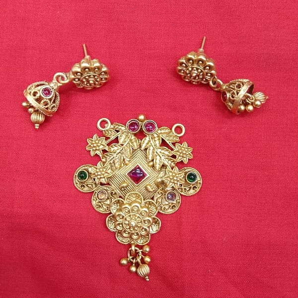 Antique Pendant – Earrings – Imitation Jewellery