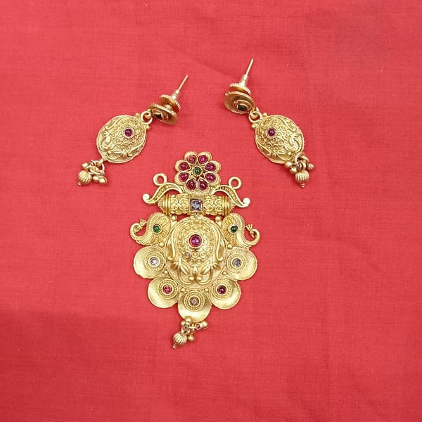 Antique Pendant – Earrings – Imitation Jewellery