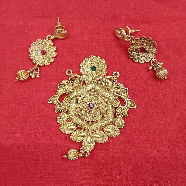 Antique Pendant – Earrings – Imitation Jewellery