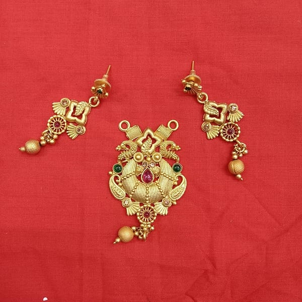 Antique Pendant – Earrings – Imitation Jewellery