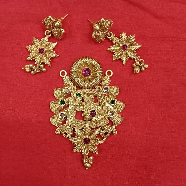 Antique Pendant – Earrings – Imitation Jewellery