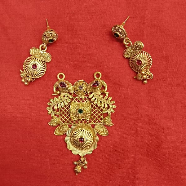 Antique Pendant – Earrings – Imitation Jewellery
