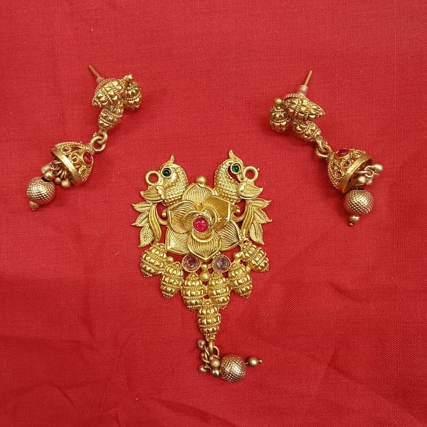 Antique Pendant – Earrings – Imitation Jewellery