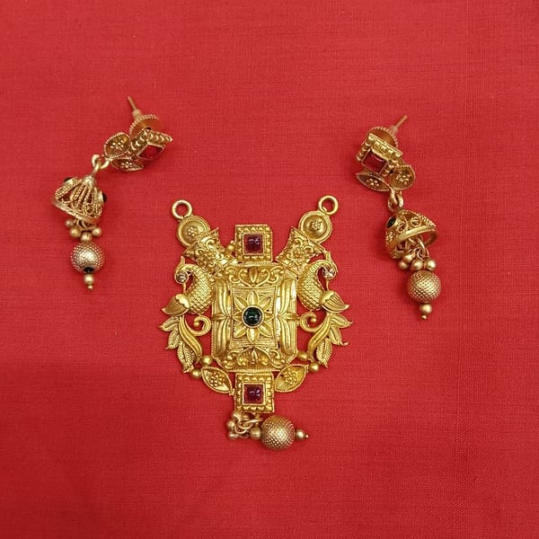Antique Pendant – Earrings – Imitation Jewellery