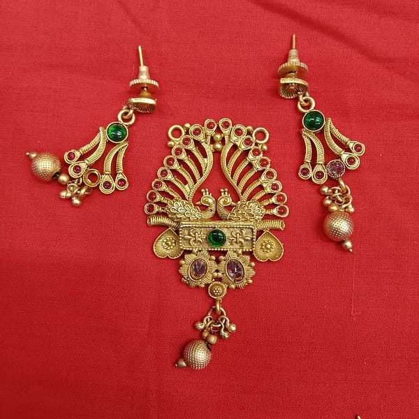 Antique Pendant – Earrings – Imitation Jewellery