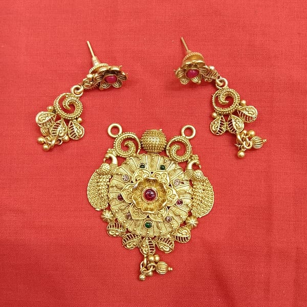Antique Pendant – Earrings – Imitation Jewellery