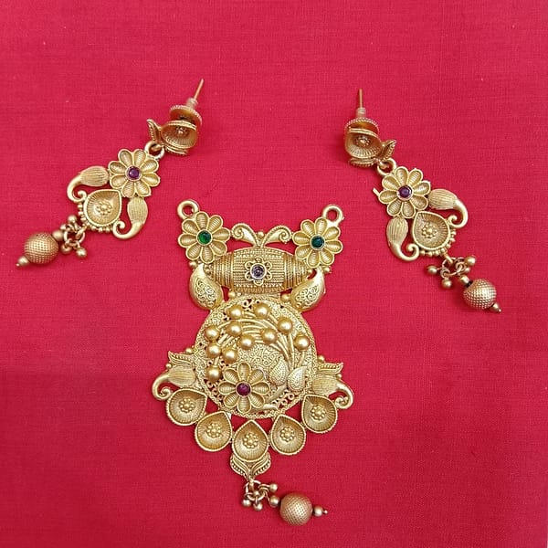Antique Pendant – Earrings – Imitation Jewellery