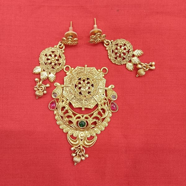 Antique Pendant – Earrings – Imitation Jewellery