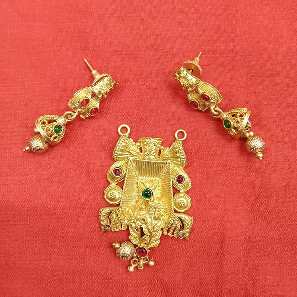 Antique Pendant – Earrings – Imitation Jewellery