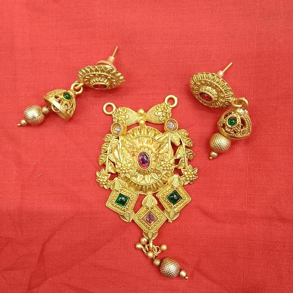 Antique Pendant – Earrings – Imitation Jewellery