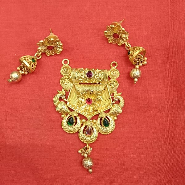 Antique Pendant – Earrings – Imitation Jewellery