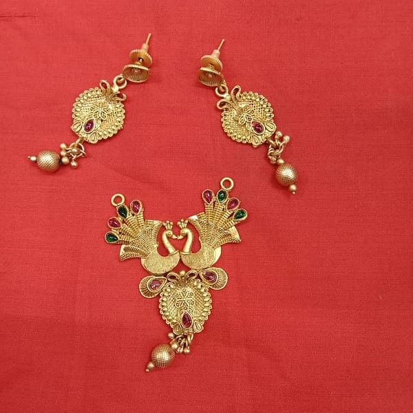 Antique Pendant – Earrings – Imitation Jewellery