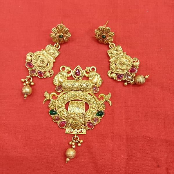 Antique Pendant – Earrings – Imitation Jewellery