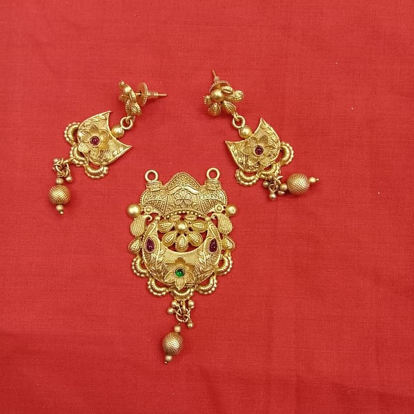 Antique Pendant – Earrings – Imitation Jewellery