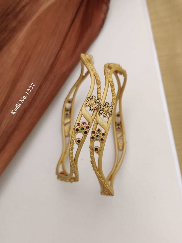 1 Pair Bangle – Kadali - Imitation Jewellery